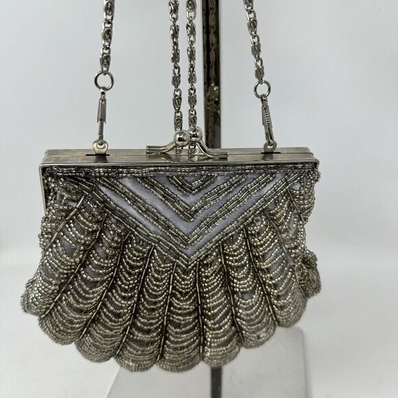 Bijoux Terner‎ Evening Clutch Silver Beaded Pattern Spider Web Shoulder Strap - Picture 1 of 10